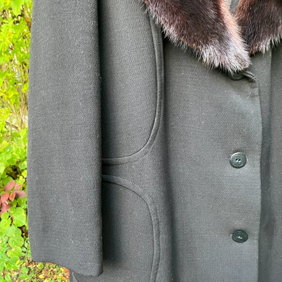 Vintage Black Wool Lined Coat with Dark Mink Collar Nice Seam Detail XL - Picture 3 of 8